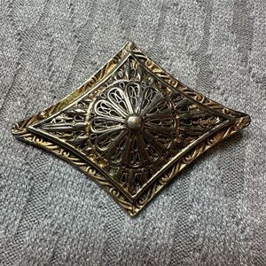 Avante Vintage Gold Filigree Brooch Etruscan-Inspired Medallion Design